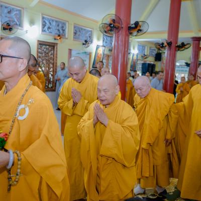 Trưởng lão Hòa thượng Thích Thiện Nhơn thăm và sách tấn Tăng Ni Liên Tông Tịnh độ Non Bồng an cư tại chùa Long Phước Thọ.